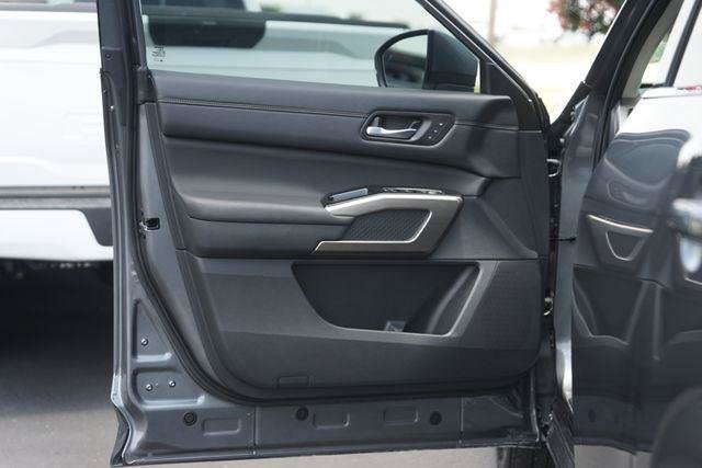 Used 2025 Nissan Pathfinder Platinum w/ Cargo Package FWD image 32