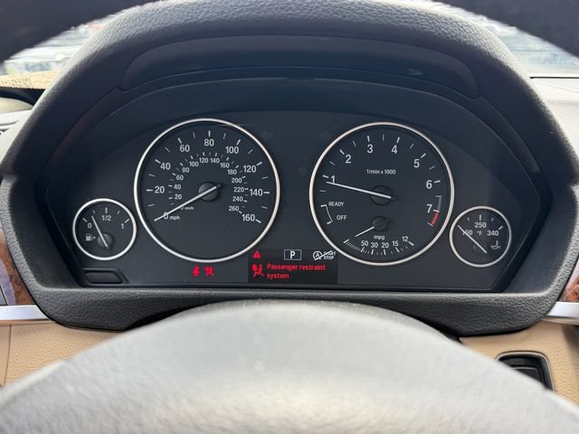 Used 2015 BMW 320i Sedan RWD image 22