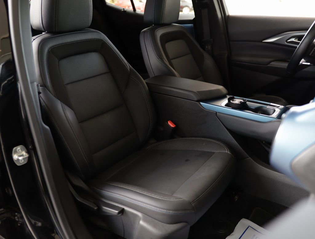 Used 2024 Chevrolet Equinox EV LT image 32