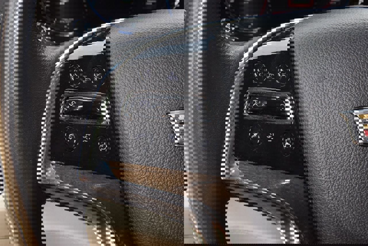 Used 2020 Cadillac Escalade Luxury image 25