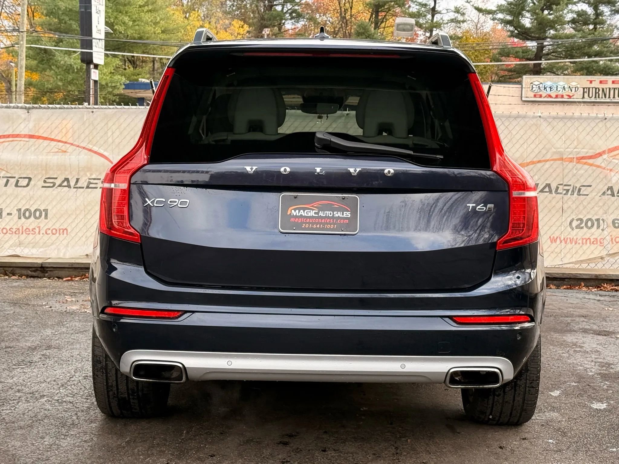 Used 2017 Volvo XC90 T6 Momentum w/ Vision Package image 10