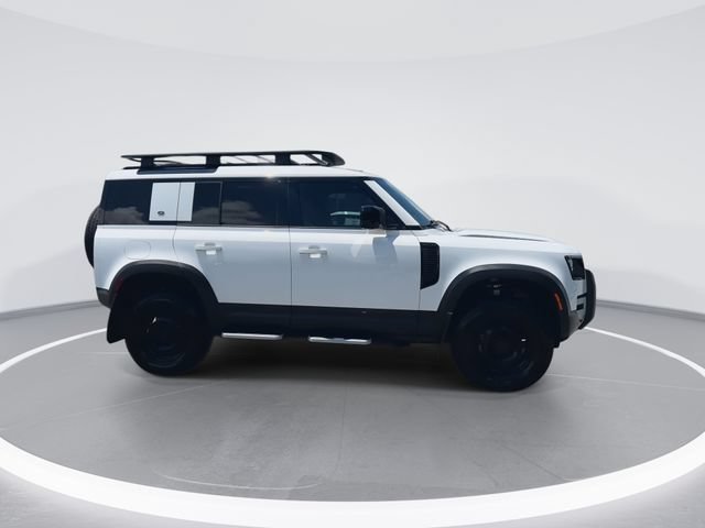 Used 2023 Land Rover Defender 110 S AWD/4WD image 9