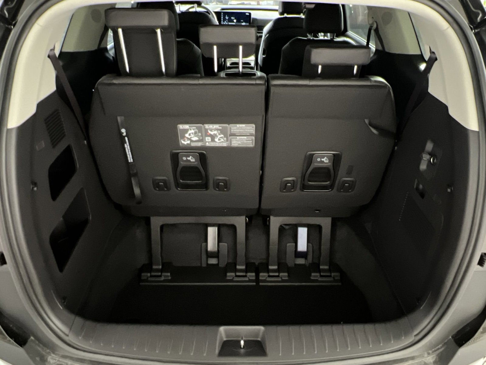 New 2026 Kia Carnival LXS image 25