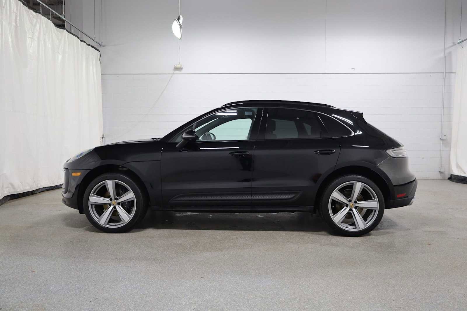 Certified 2024 Porsche Macan AWD/4WD video 2