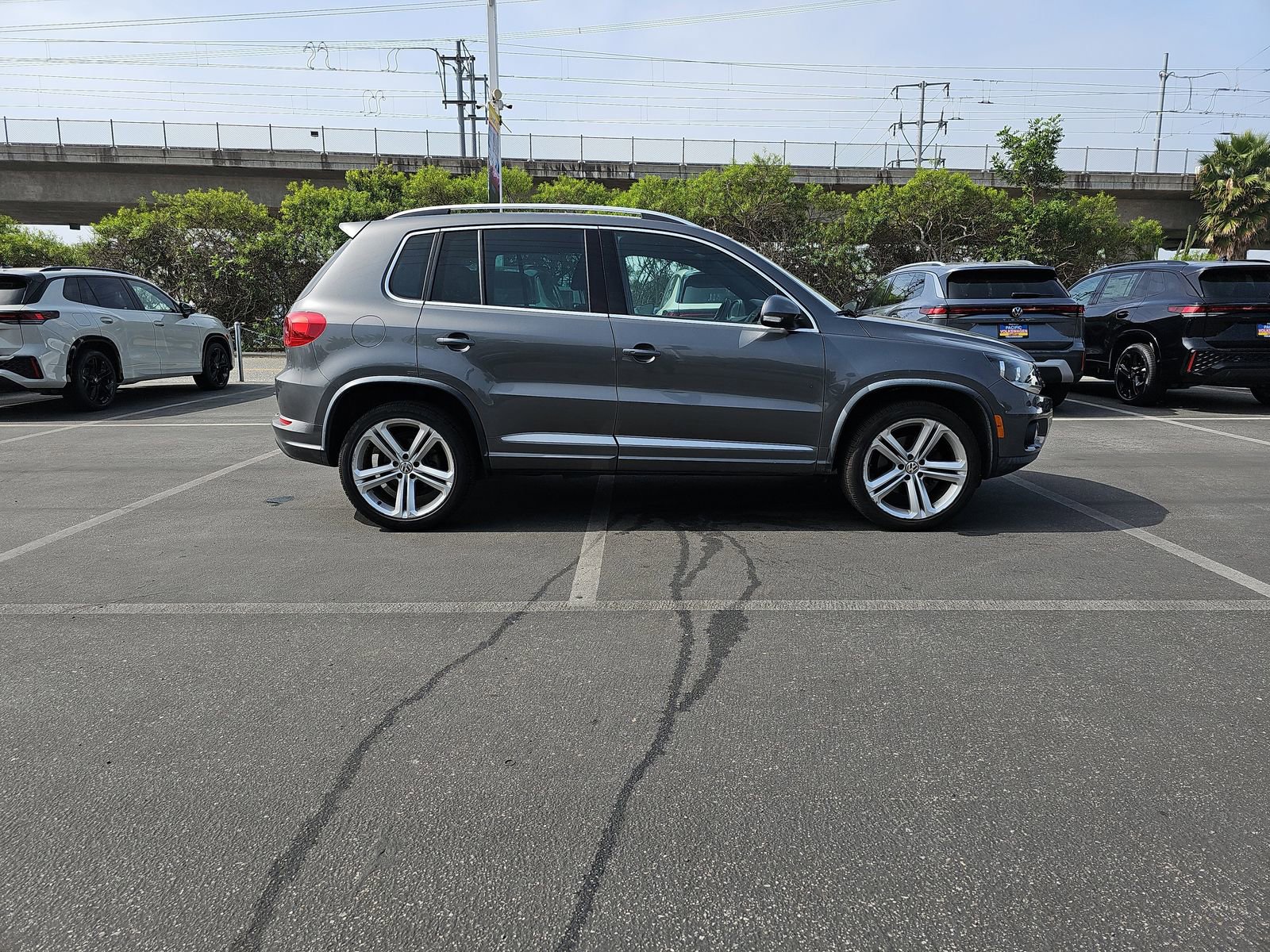 Used 2016 Volkswagen Tiguan R-Line image 4
