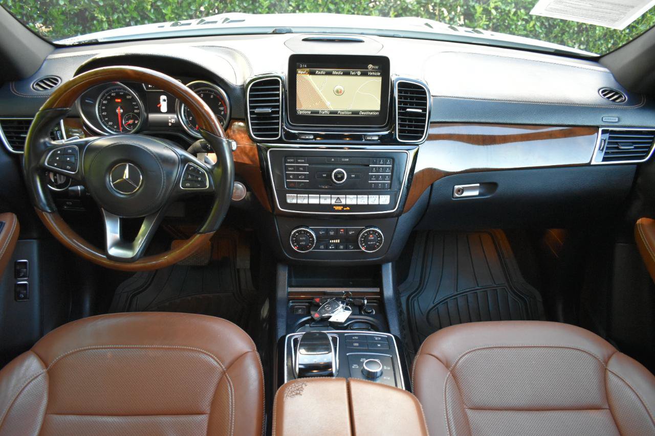 Used 2018 Mercedes-Benz GLS 450 4MATIC image 11