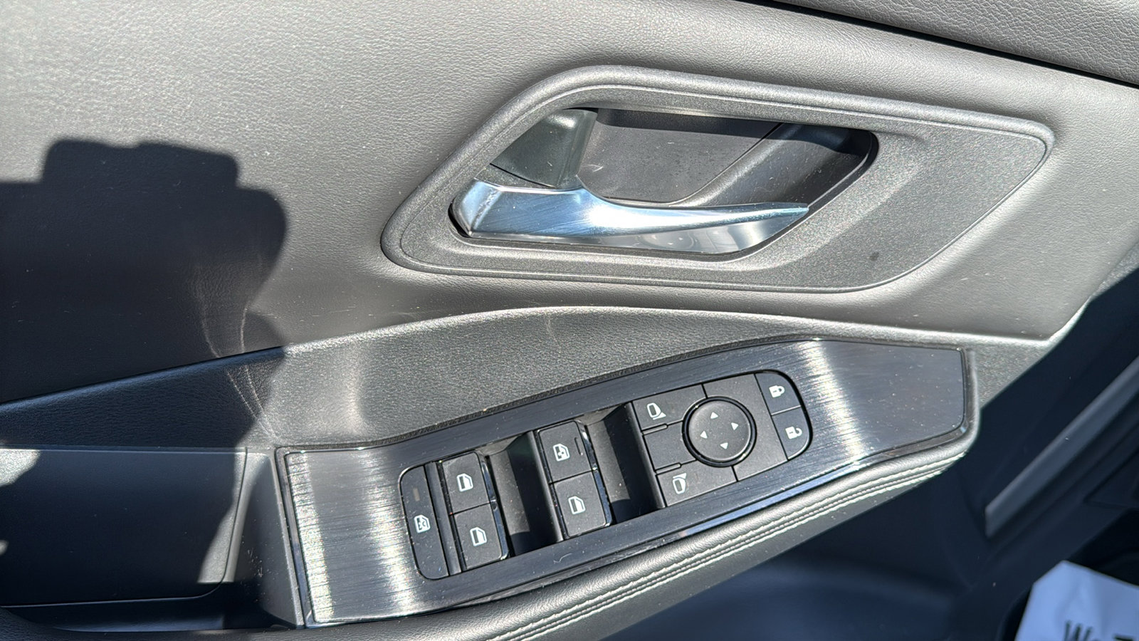 Certified 2024 Nissan Rogue SV AWD/4WD image 7