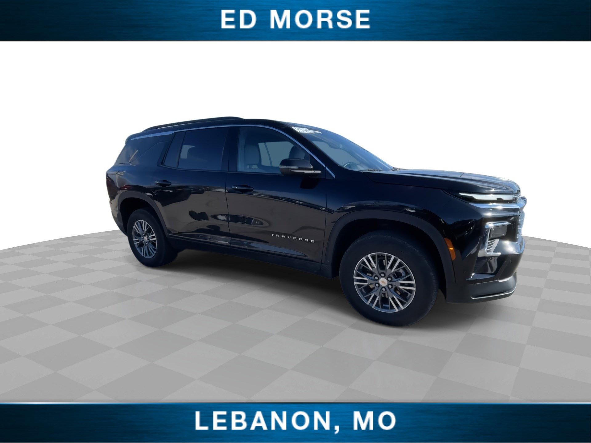 Used 2025 Chevrolet Traverse LT image 2