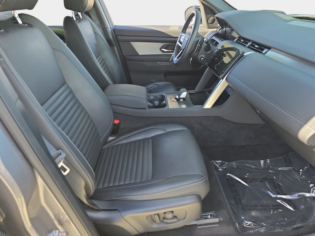 Certified 2025 Land Rover Discovery Sport Dynamic SE AWD/4WD image 10
