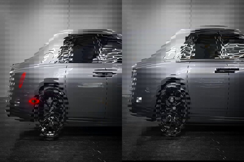 Used 2019 Rolls-Royce Phantom Sedan image 40