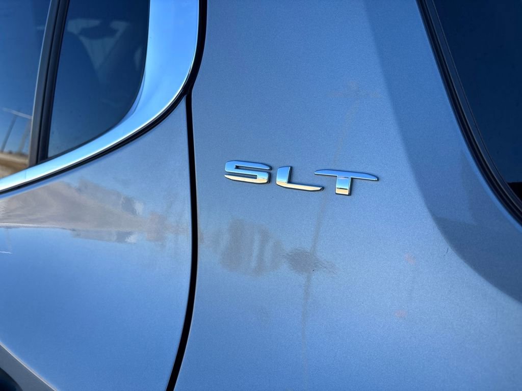 Used 2023 GMC Acadia SLT image 9