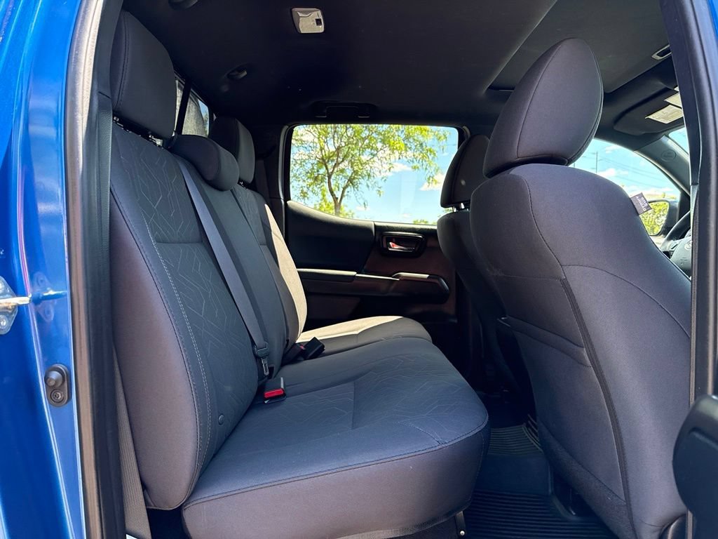 Used 2017 Toyota Tacoma TRD Off-Road AWD/4WD image 18