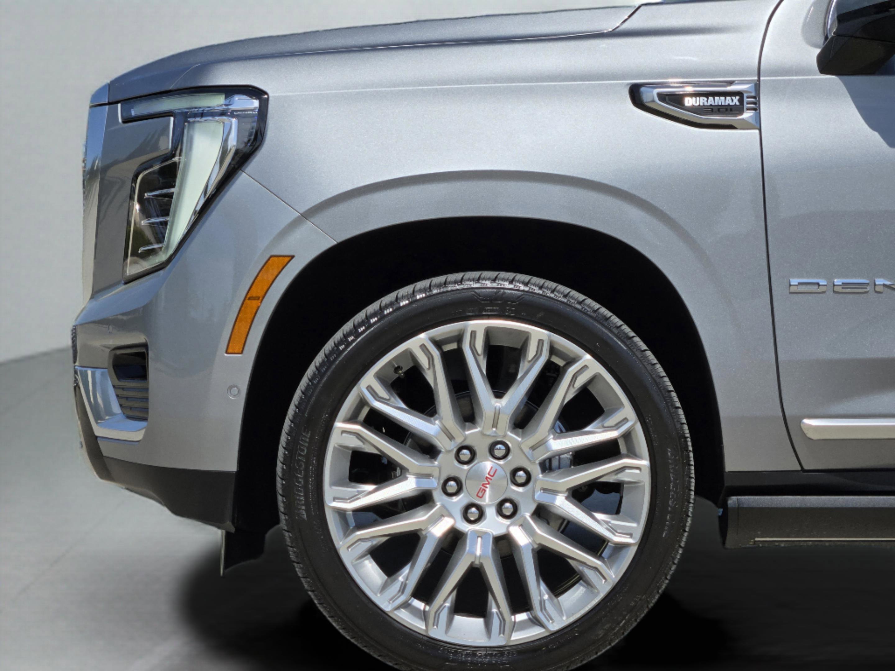 Used 2026 GMC Yukon Denali w/ Denali Reserve Package image 36