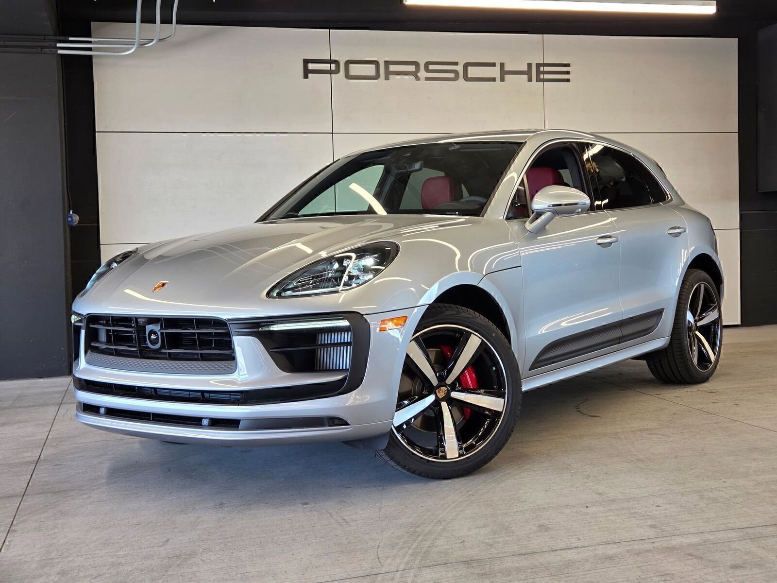 Certified 2026 Porsche Macan S AWD/4WD image 1