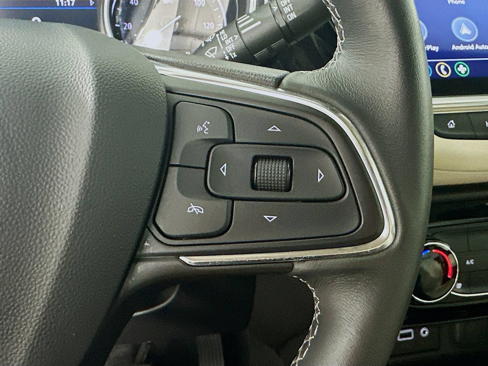 Used 2023 Buick Encore GX Preferred w/ Cold Weather Comfort Package FWD image 18