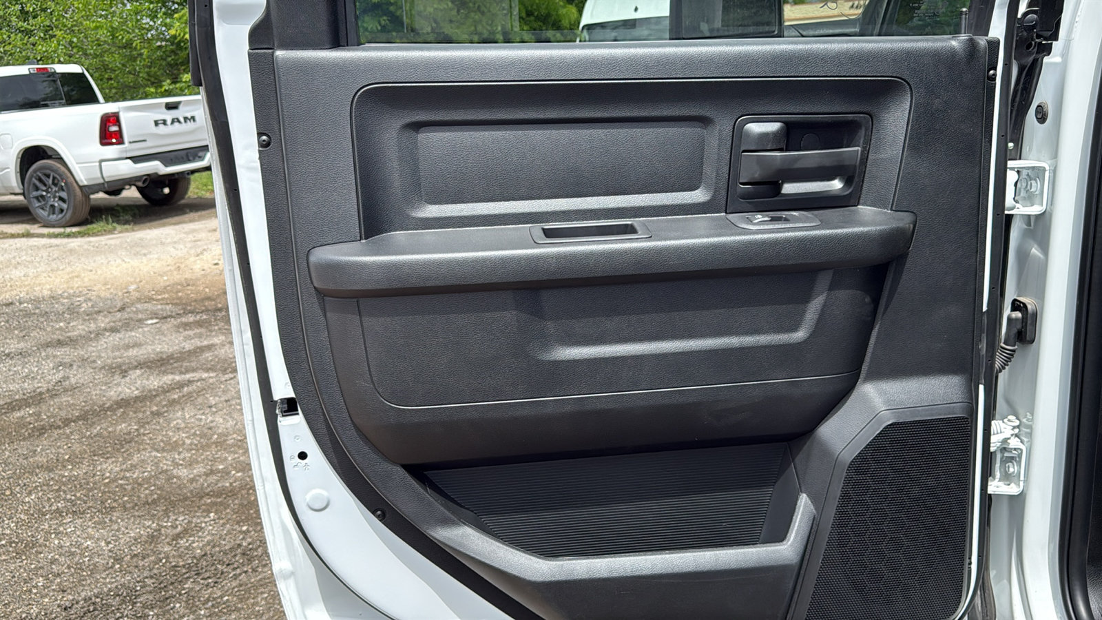 New 2026 RAM 3500 Tradesman w/ Chrome Appearance Group A AWD/4WD image 19