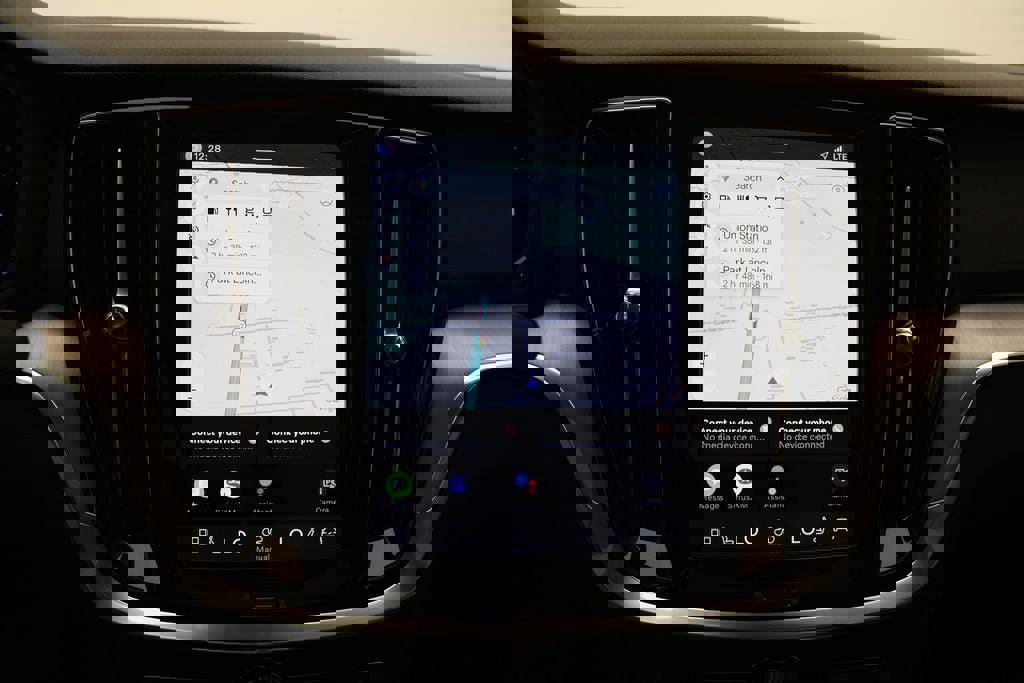 Used 2024 Volvo S60 B5 Core FWD image 23