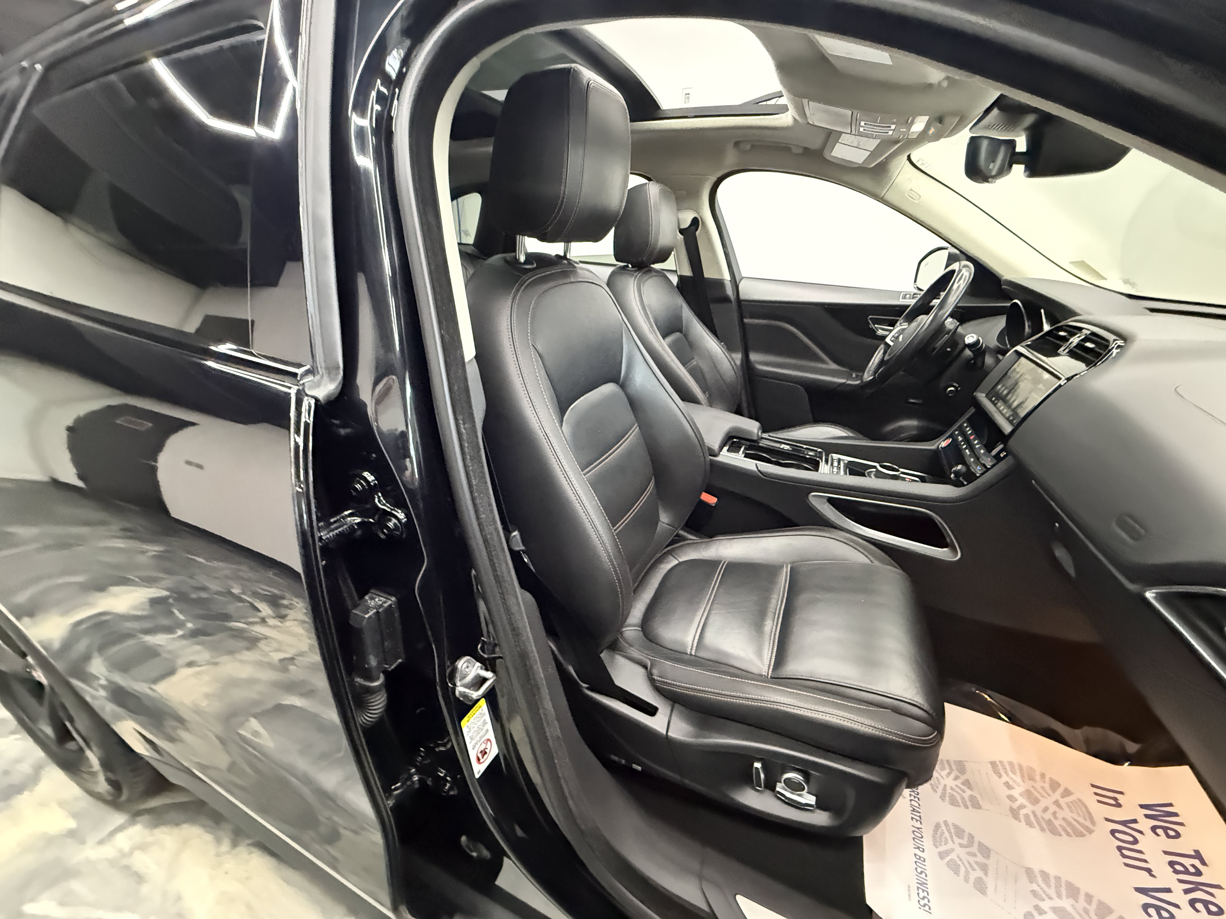 Used 2020 Jaguar F-PACE Prestige AWD/4WD image 27
