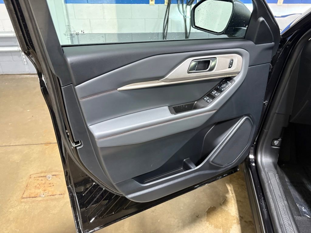 New 2026 Ford Explorer Active image 18