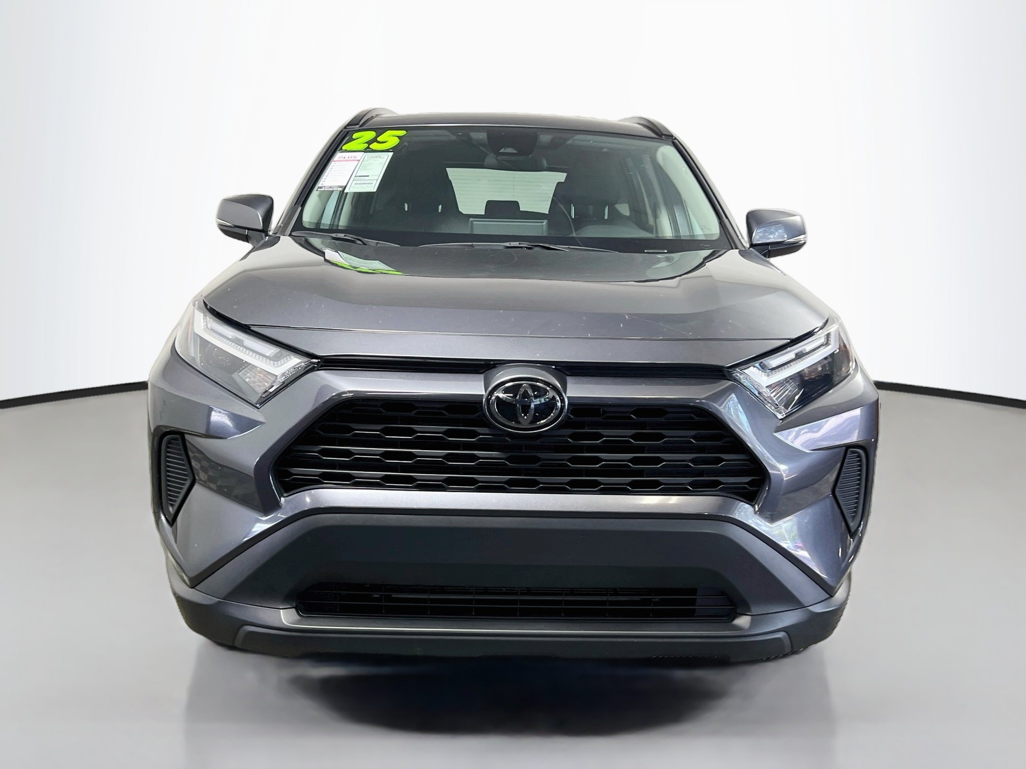 Used 2025 Toyota RAV4 XLE FWD image 11