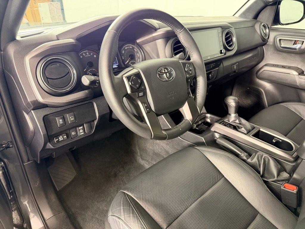 Used 2023 Toyota Tacoma TRD Off-Road w/ TRD Premium Off Road Package image 31