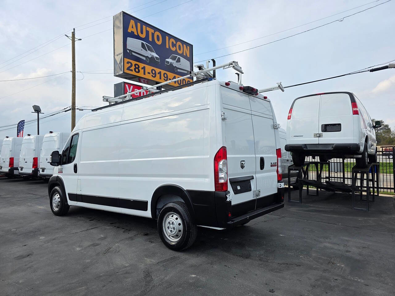 Used 2020 RAM ProMaster 2500 w/ Premium Appearance Group image 2