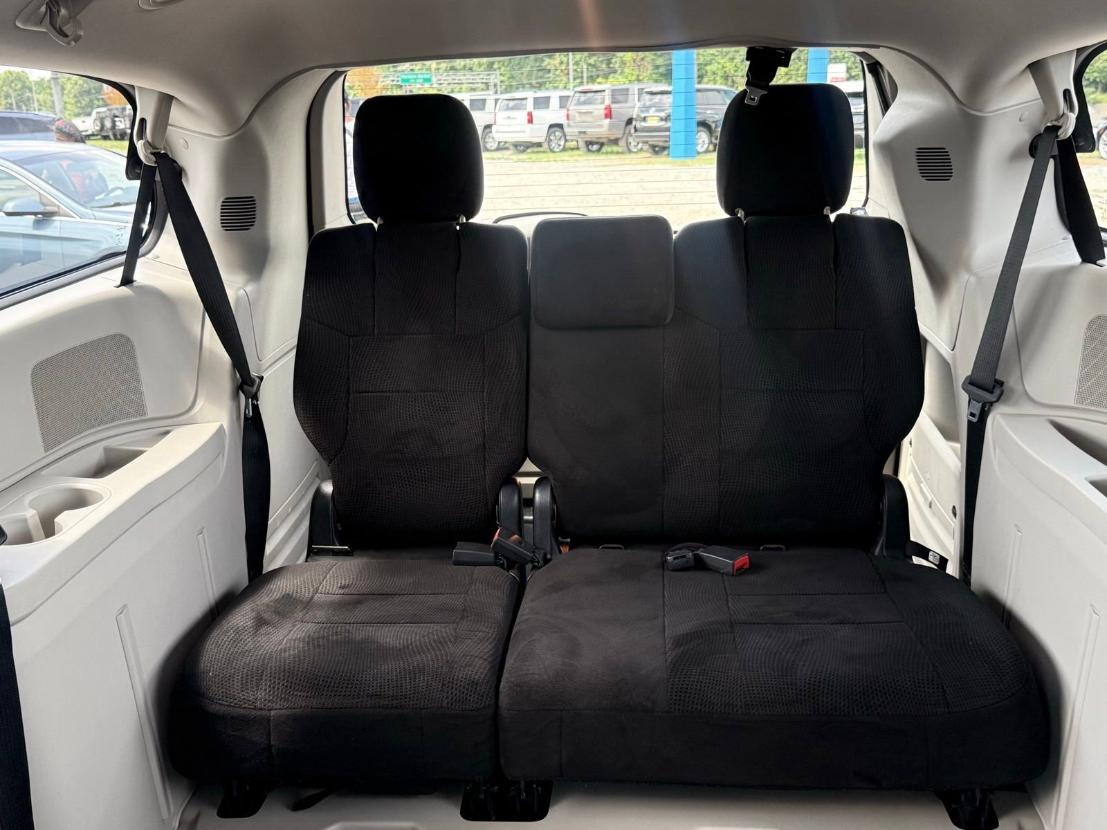 Used 2013 Dodge Grand Caravan SXT image 19