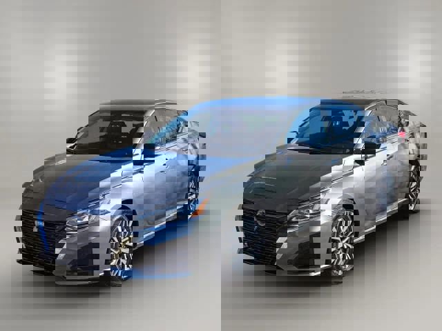 Used 2024 Nissan Altima 2.5 SV image 1