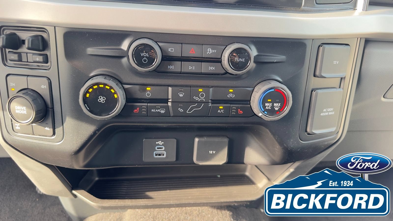 New 2026 Ford F250 XLT w/ XLT Premium Package AWD/4WD image 14