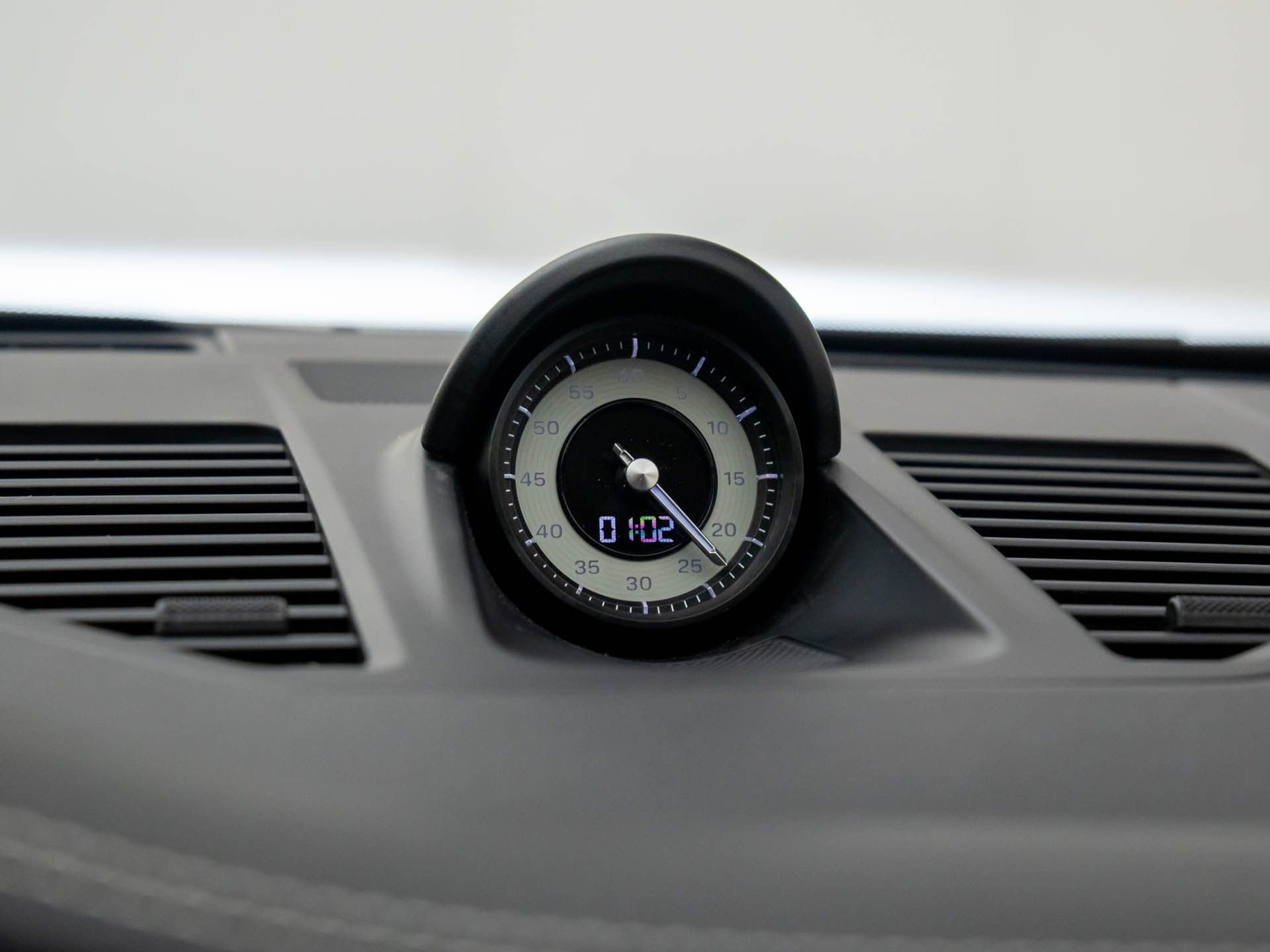 Certified 2024 Porsche 911 Carrera GTS image 29