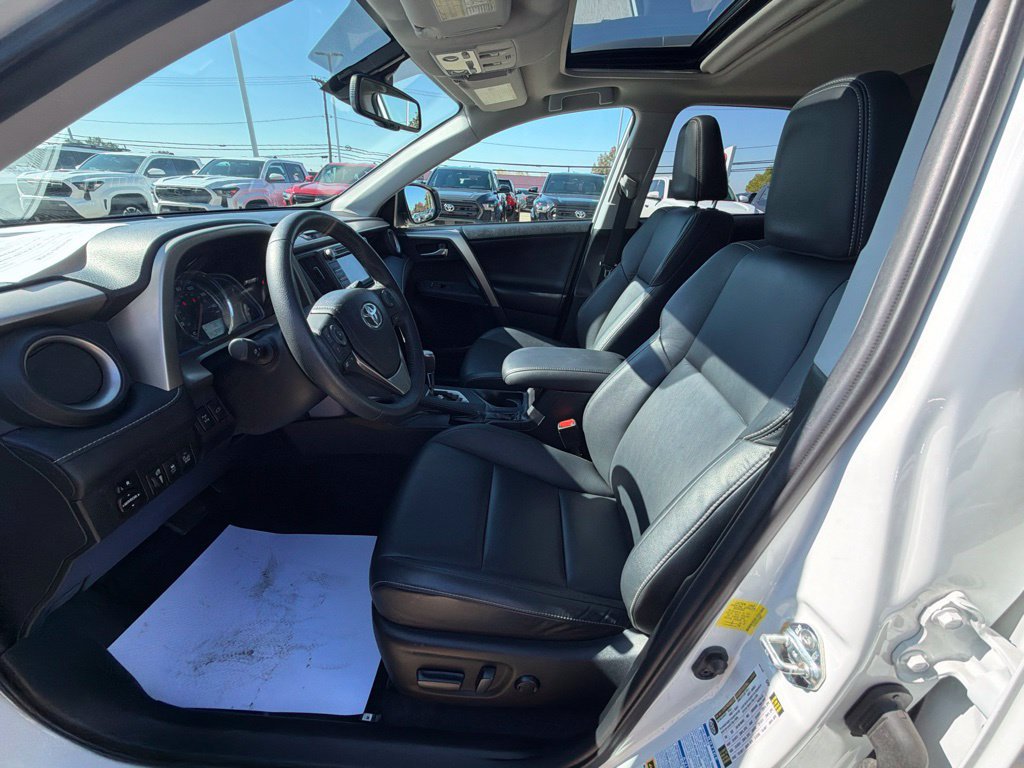 Used 2015 Toyota RAV4 Limited w/ Technology Package AWD/4WD image 9