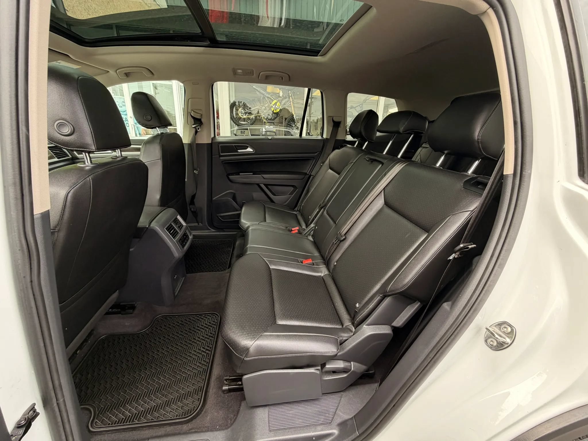 Used 2018 Volkswagen Atlas SEL AWD/4WD image 11