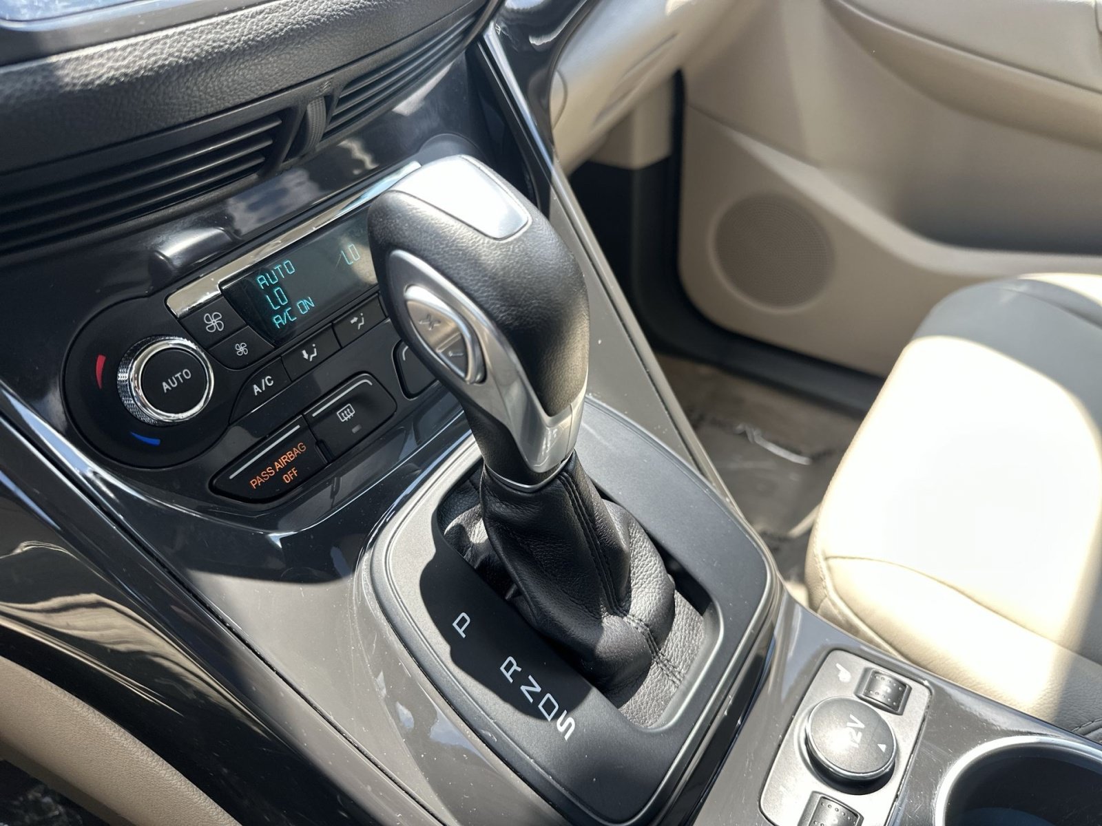 Used 2015 Ford Escape Titanium AWD/4WD image 30