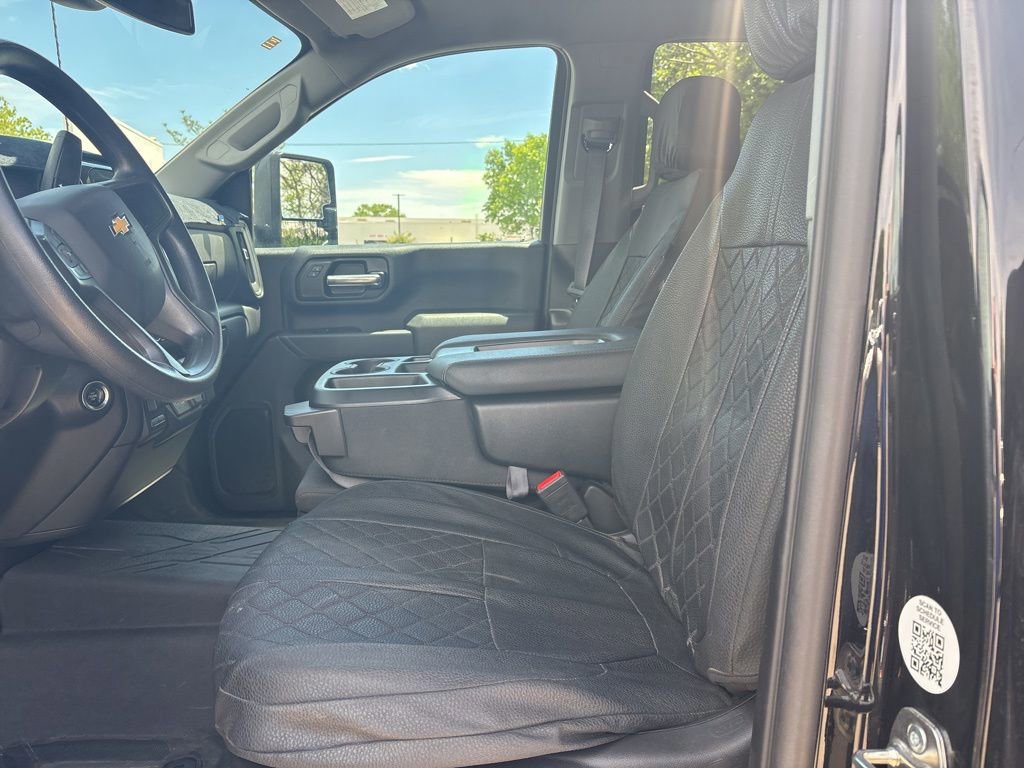Used 2025 Chevrolet Silverado 2500 Custom w/ Custom Value Package AWD/4WD image 9