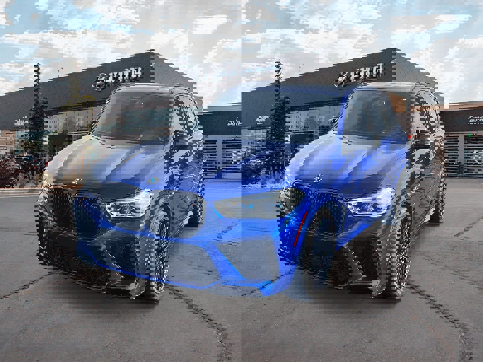 Used 2021 BMW X5 M w/ Competition Package image 1