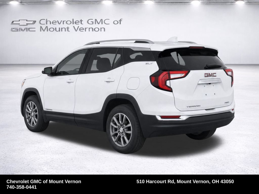 Used 2024 GMC Terrain SLT AWD/4WD image 3
