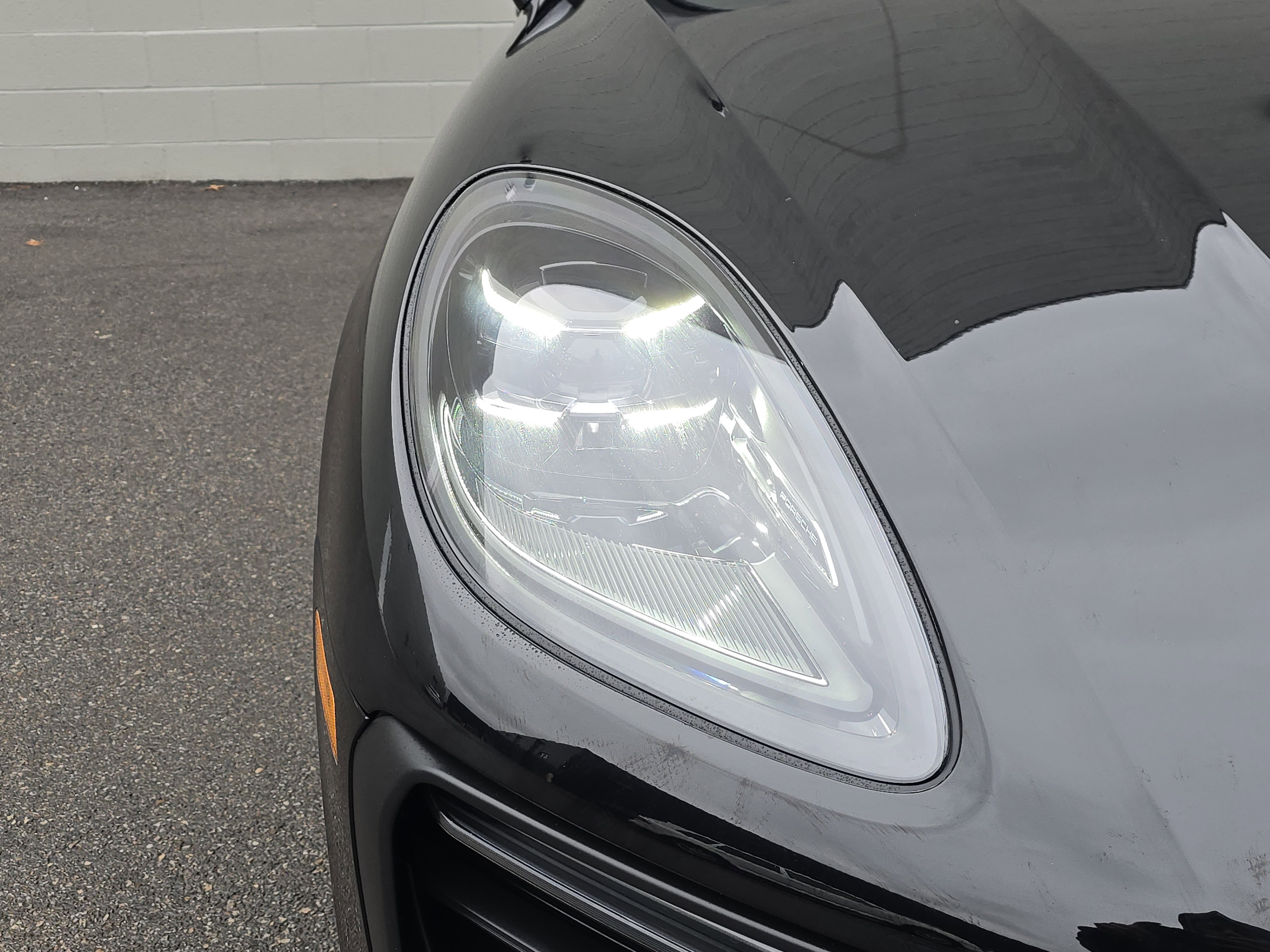 Certified 2025 Porsche Macan image 11