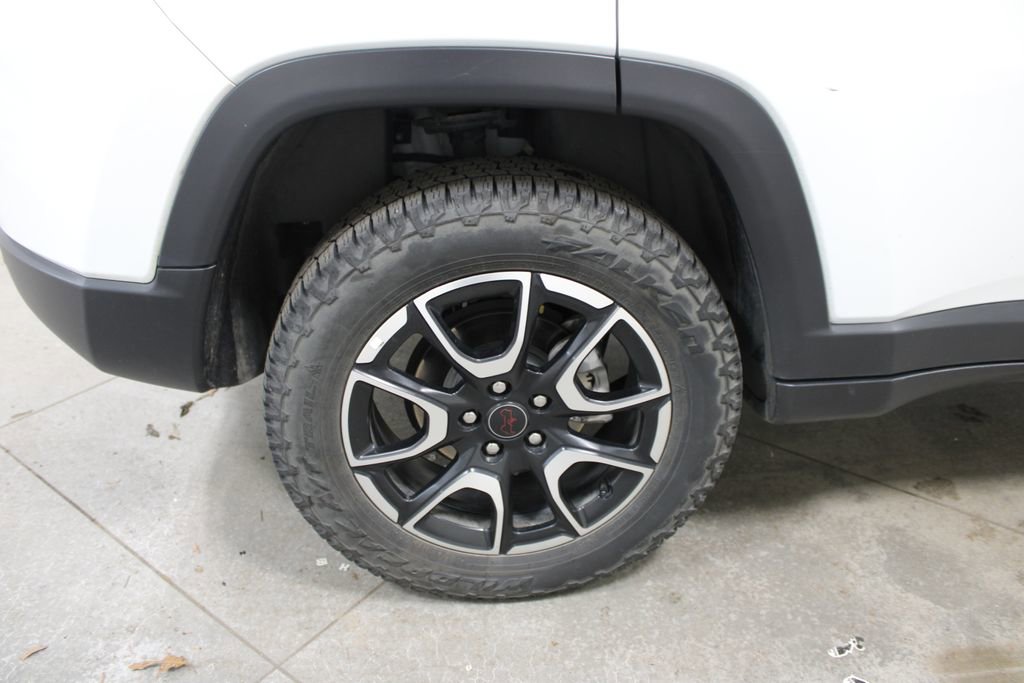 Used 2025 Jeep Compass Trailhawk image 40