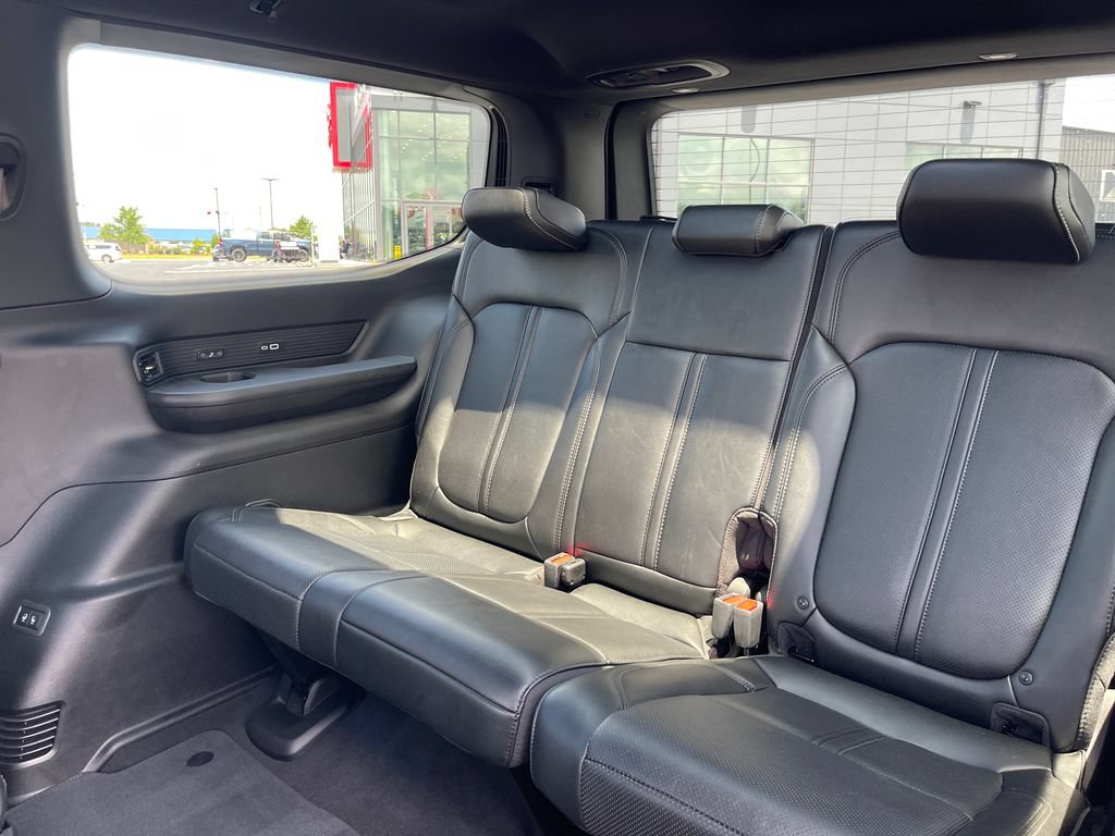 Used 2024 Jeep Wagoneer Series II AWD/4WD image 25