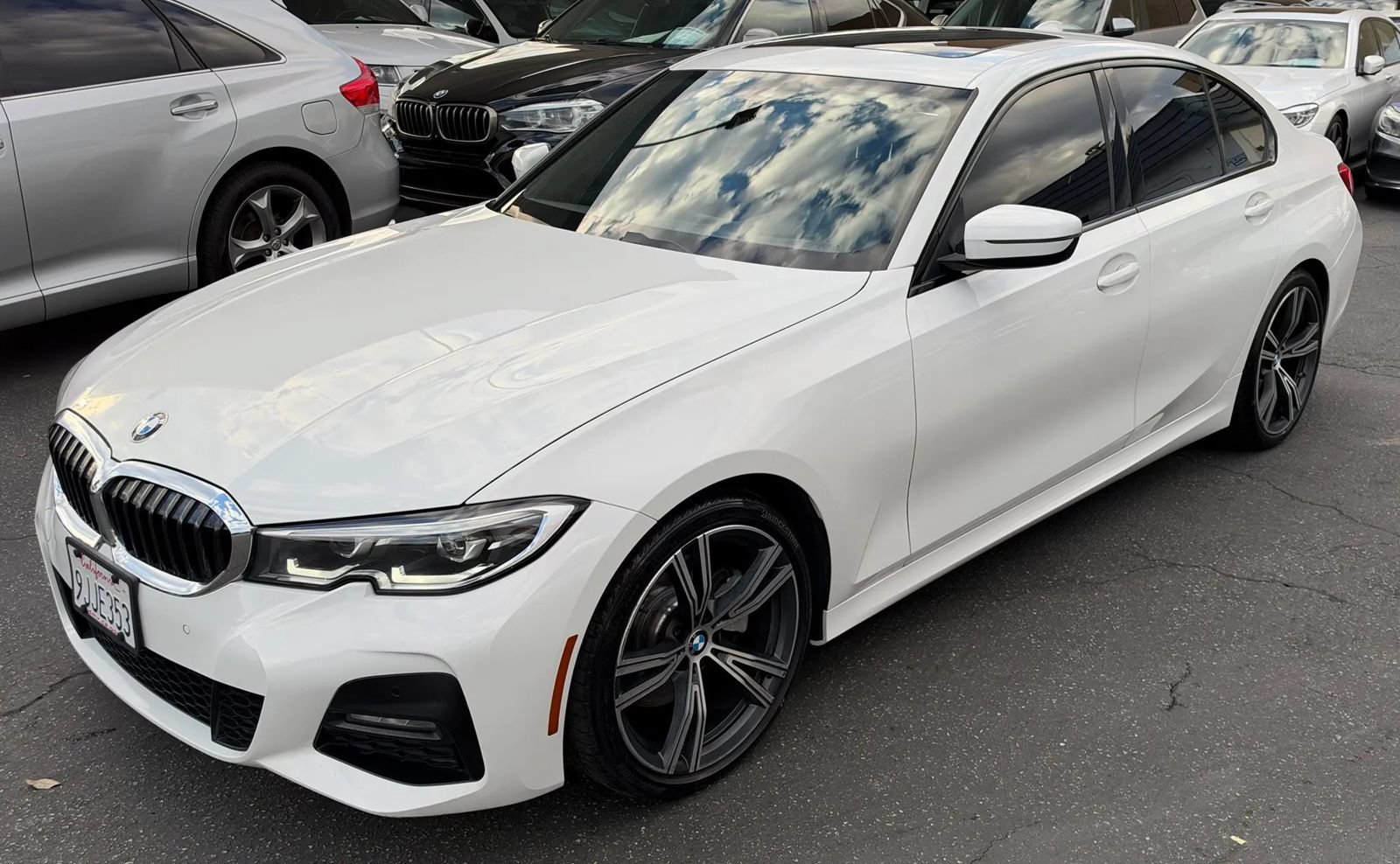 Used 2021 BMW 330i Sedan w/ M Sport Package RWD image 2