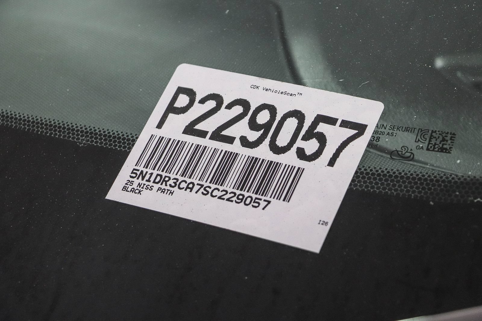 Used 2025 Nissan Pathfinder SL FWD image 28
