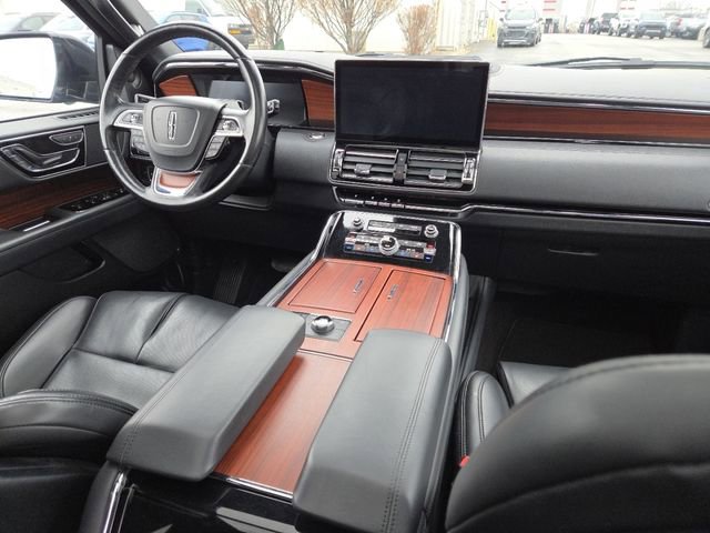 Used 2024 Lincoln Navigator Premiere image 35