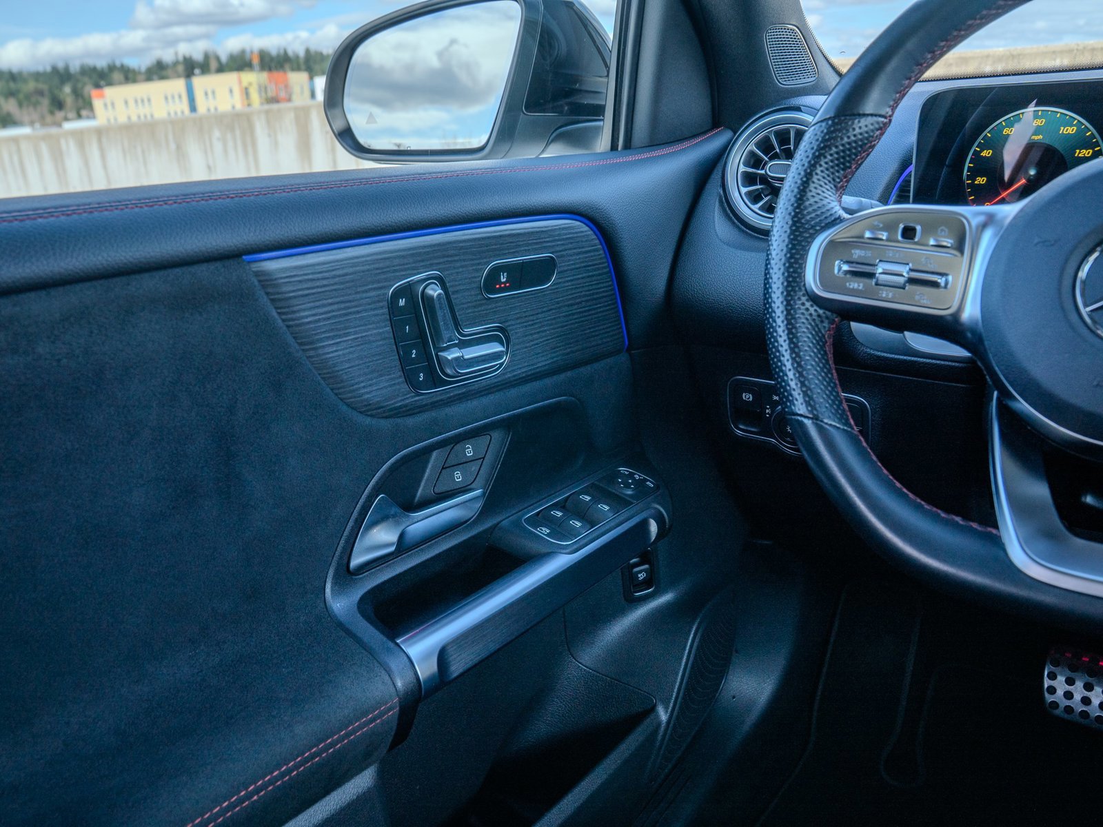 Certified 2023 Mercedes-Benz GLB 250 4MATIC image 25