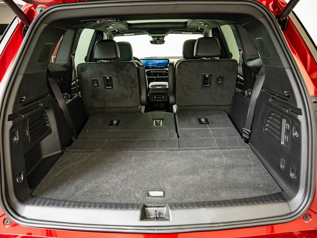 Used 2025 Buick Enclave Avenir w/ Super Cruise Package image 22