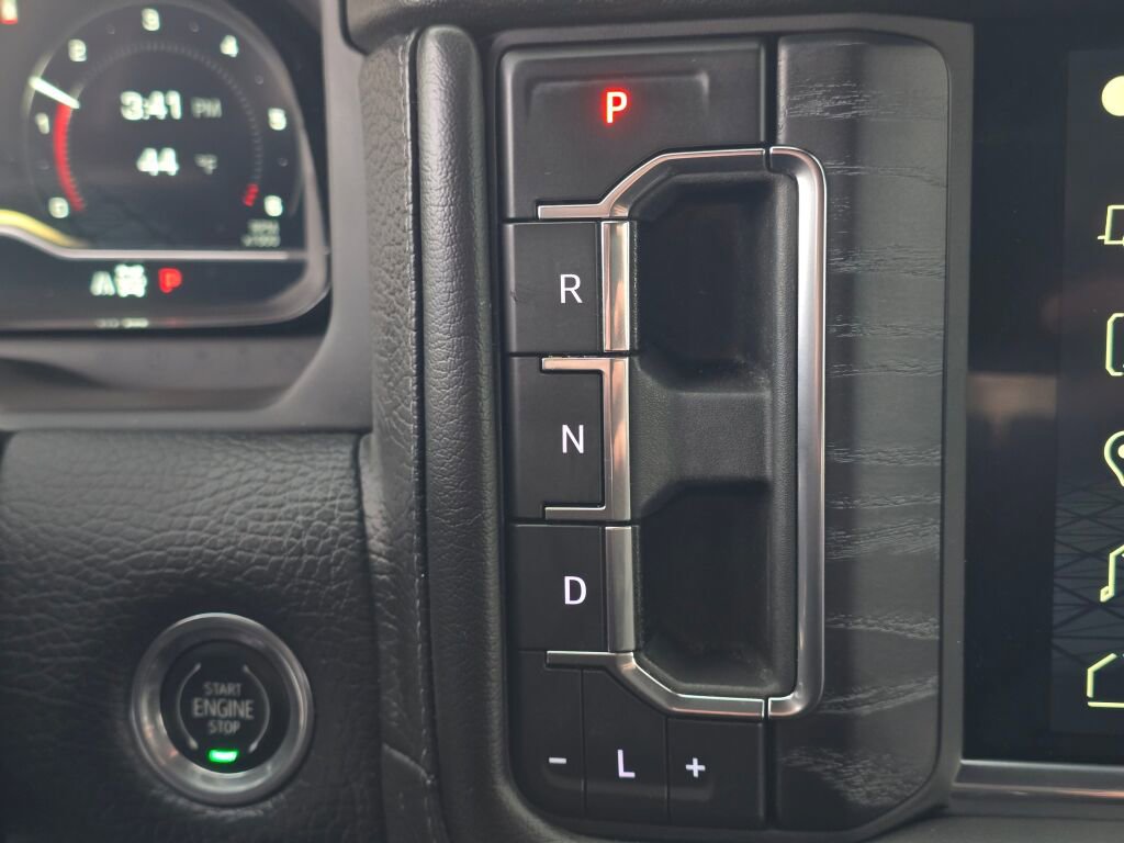 Used 2023 GMC Yukon XL Denali image 16