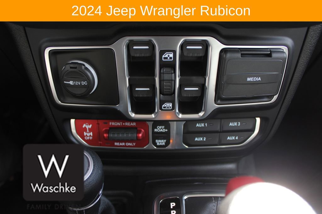 Used 2024 Jeep Wrangler Unlimited Rubicon w/ Convenience Group AWD/4WD image 31
