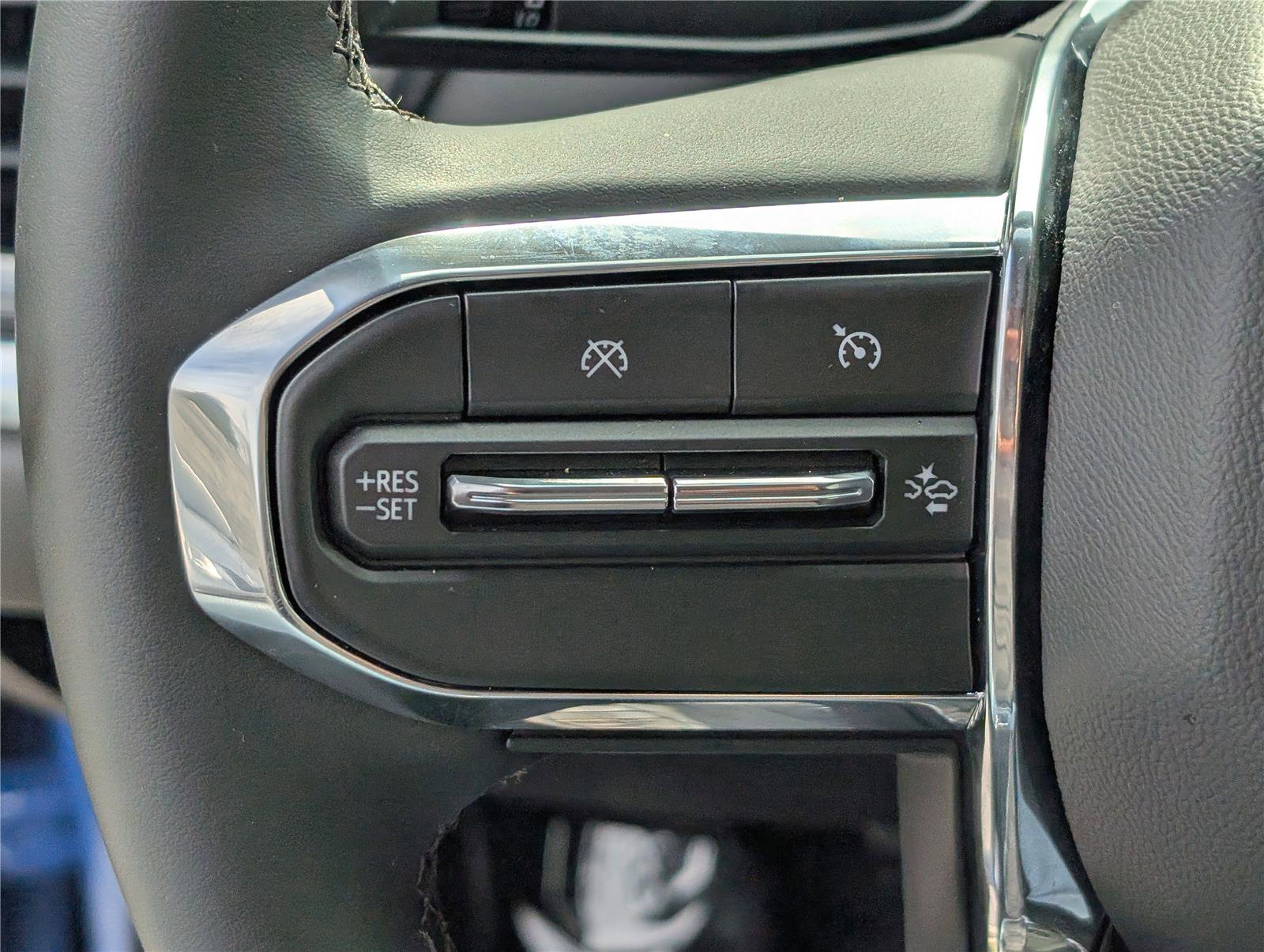 Used 2025 GMC Canyon Elevation w/ Technology Package image 22