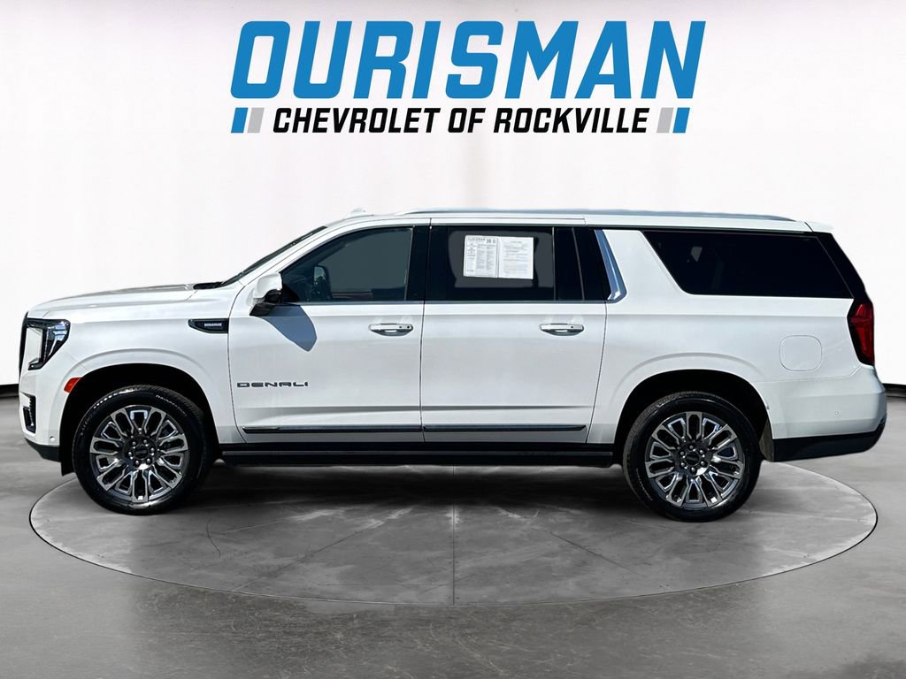 Used 2023 GMC Yukon XL Denali Ultimate image 3