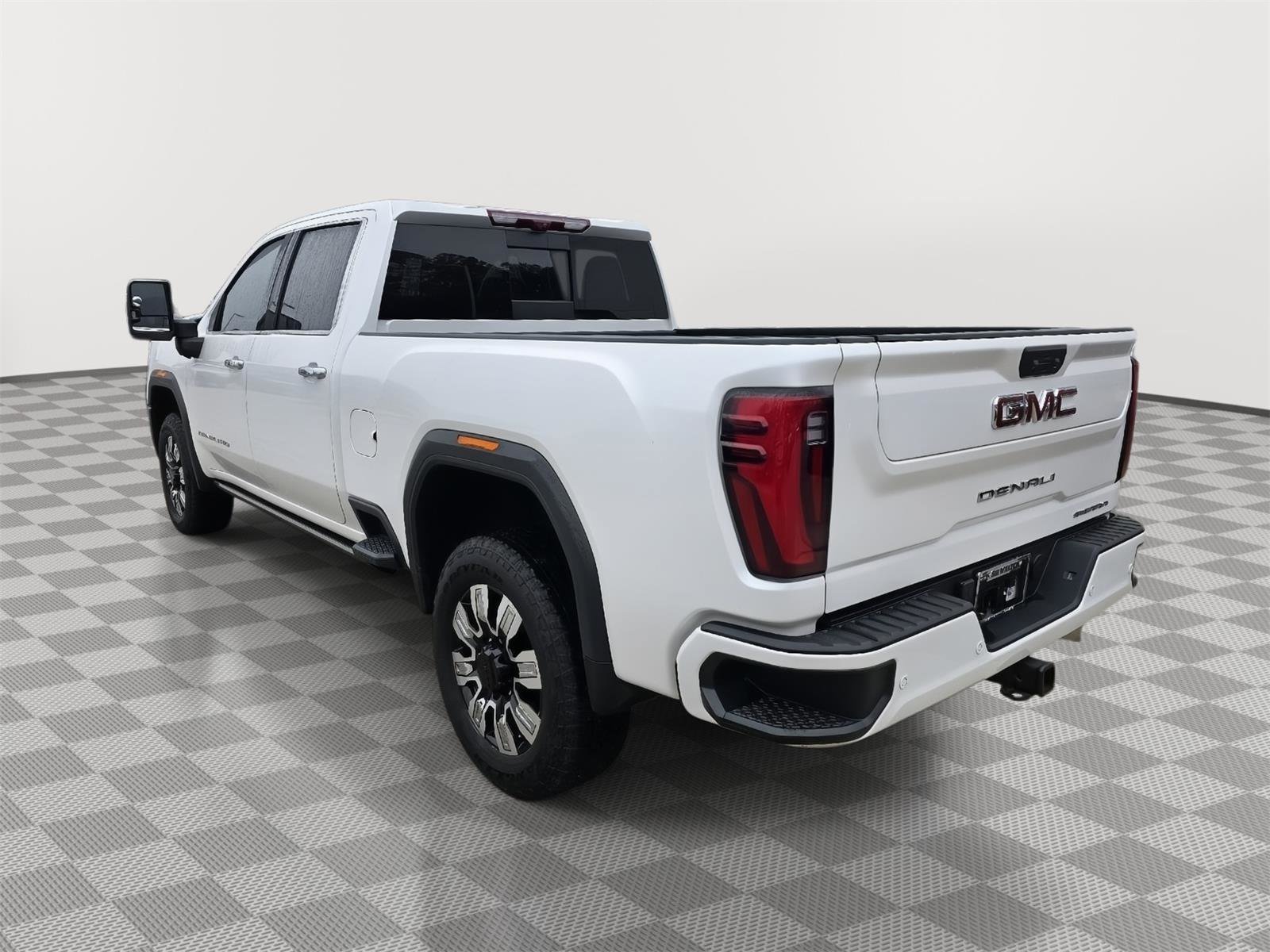 Used 2024 GMC Sierra 2500 Denali w/ Denali Reserve Package image 9