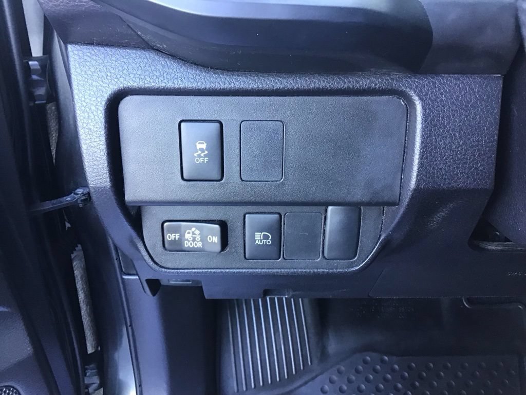 Used 2023 Toyota Tacoma SR AWD/4WD image 16